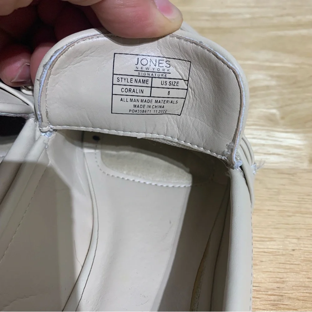 Jones New York Signature Classic Rounded Toe Cream color‎ Coralin Loafers SZ 8